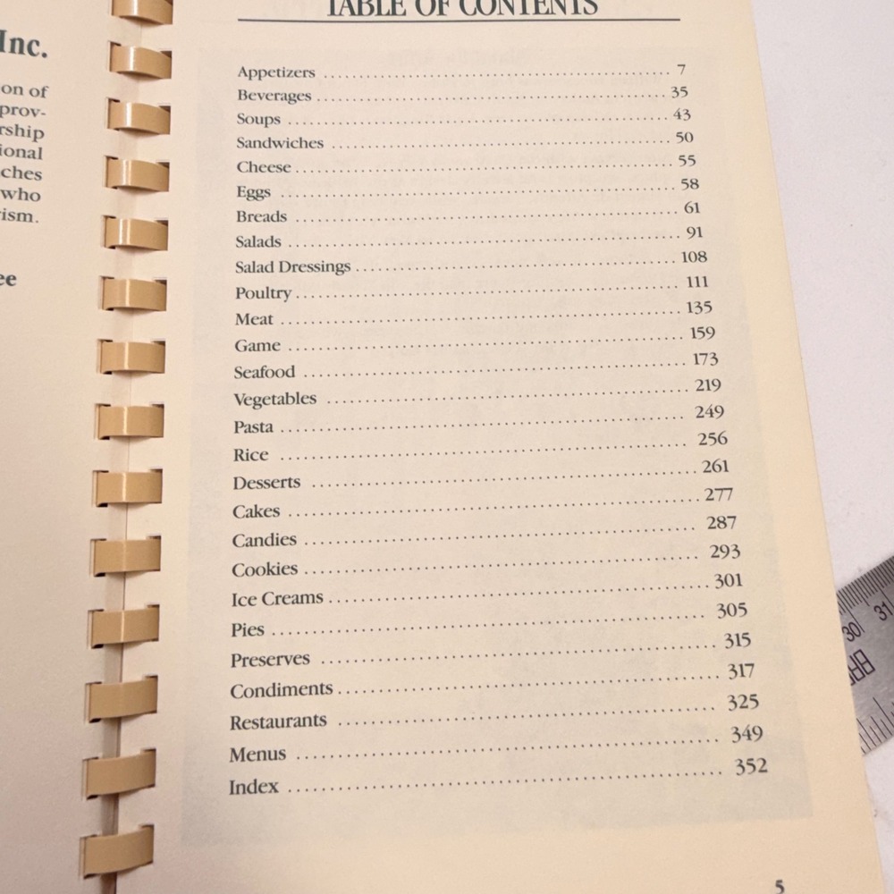 2 Vtg 80's Jr. League Cookbooks Charleston Receipts Repeats & Southern Elegance - Picture 4 of 11